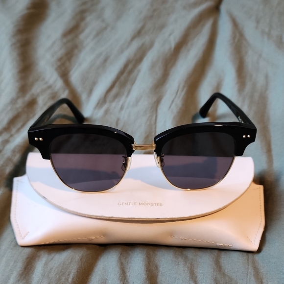 Gentle Monster Black Sunglasses - Picture 1 of 2